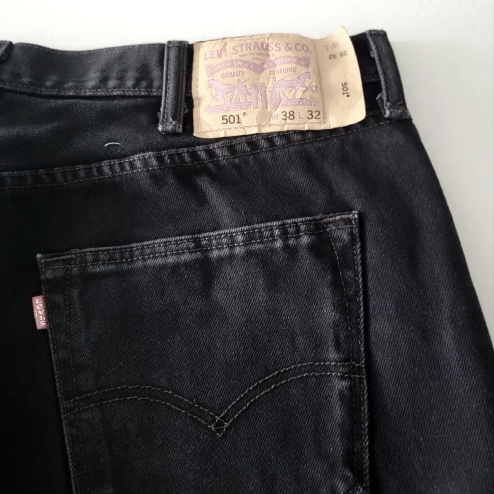 Levi's 501 Original Straight Leg Button  Fly Black Jeans  Size ( 37.5" ×27") - Picture 15 of 15